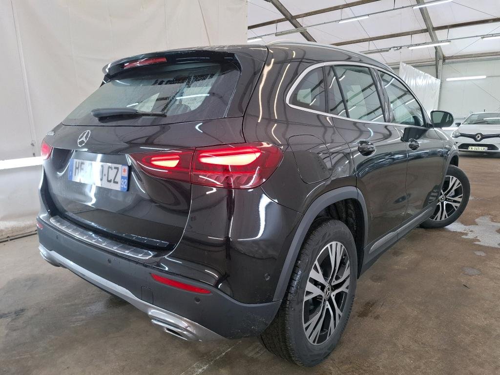 
								Mercedes-Benz GLA 250 e Hybrid EQ Business Line full									