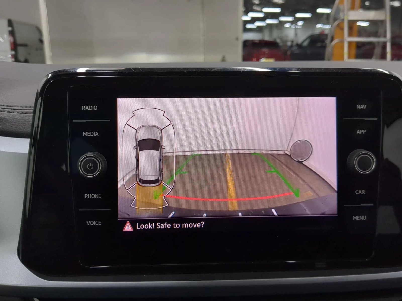 
								Volkswagen T-Roc Life 1.5 TSI 150CV BVA7 E6d full									