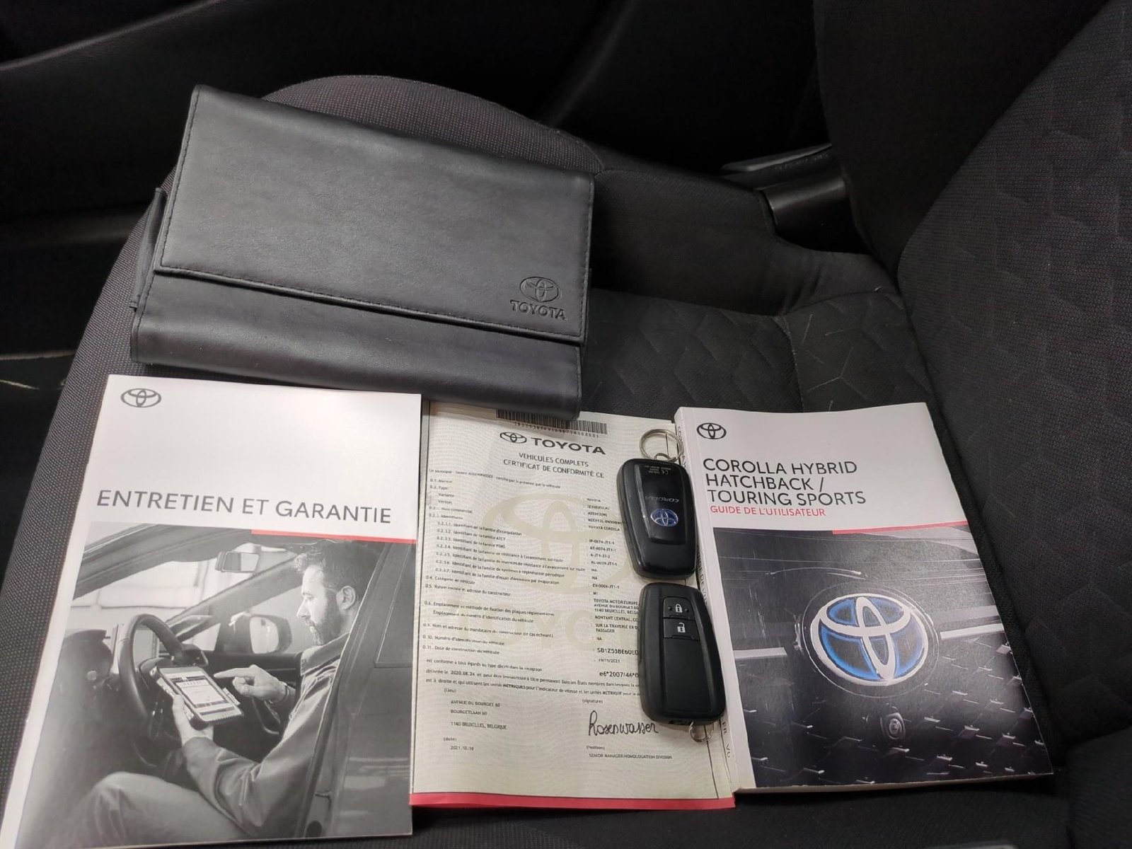 
								TOYOTA Corolla Touring Sports 184h Dynamic Business Stage Acad full									