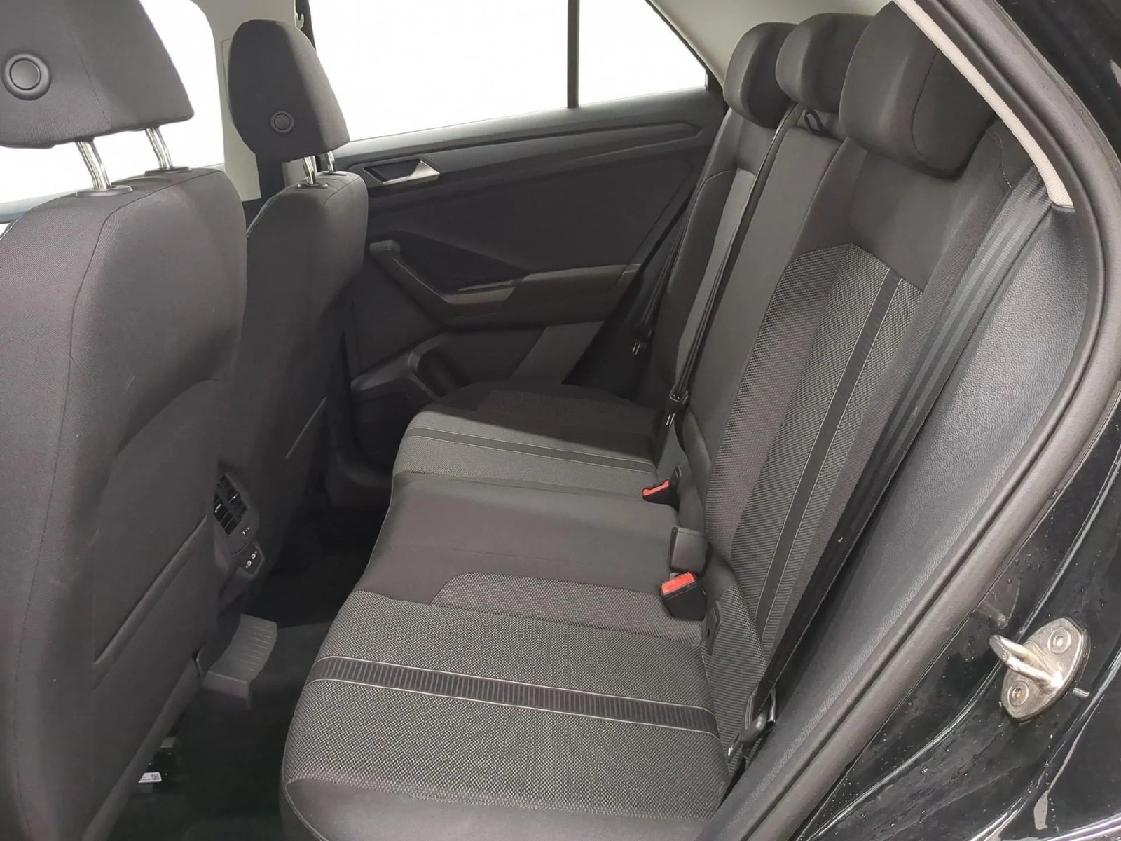 
								Volkswagen T-Roc Life 1.5 TSI 150CV BVA7 E6d full									