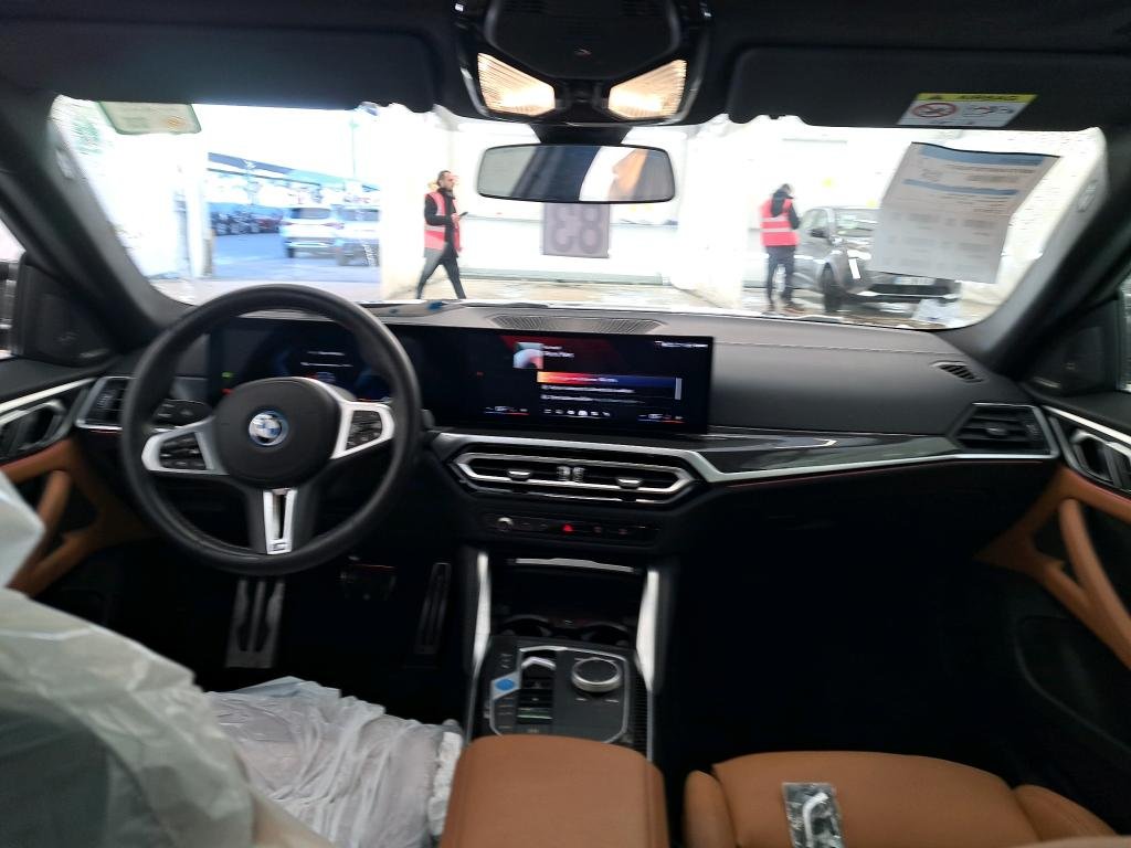 
								BMW i4 Gran Coupe M50 81 kWh BVA full									