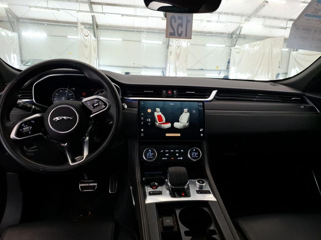 
								JAGUAR F-PACE / 5P / SUV P400e PHEV BVA 4×4 R-Dynamic SE full									