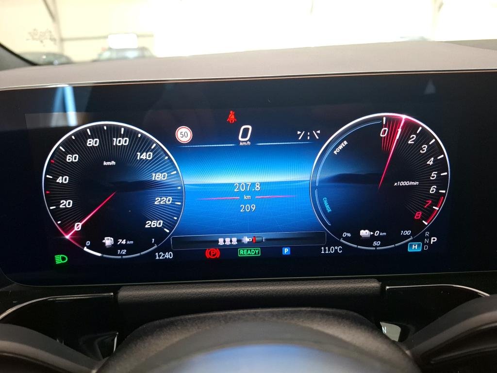 
								Mercedes-Benz GLA 250 e Hybrid EQ Business Line full									