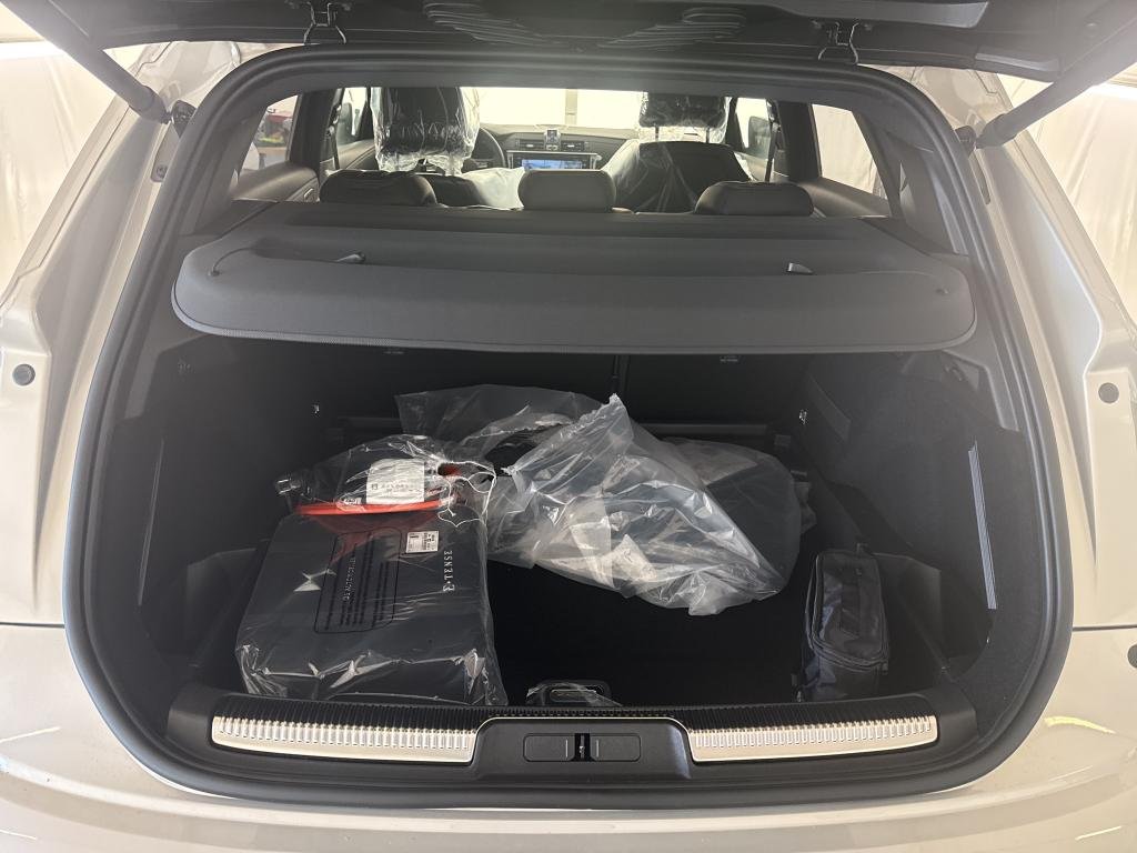 
								DS DS 7 SUV PLUG-IN AWD 300 ÉTOILE full									