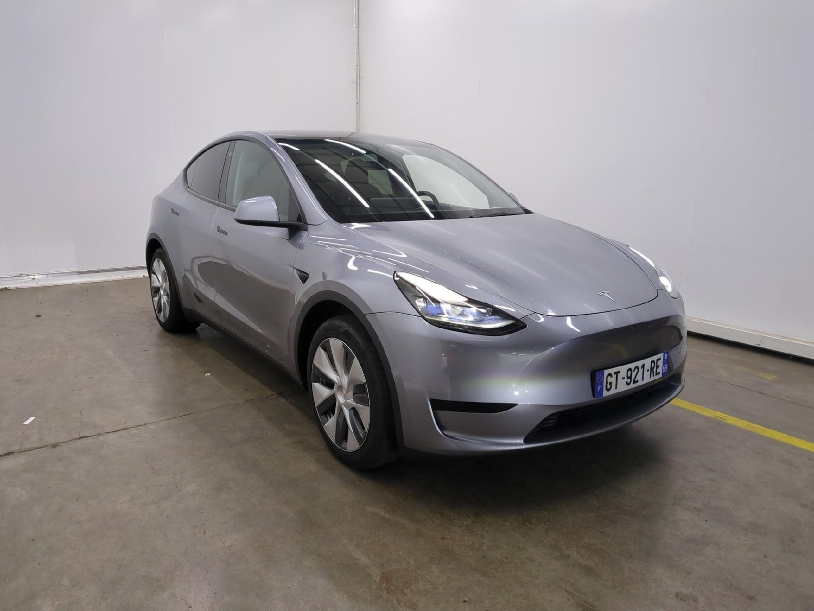 
								Tesla Model Y RWD 2024 full									