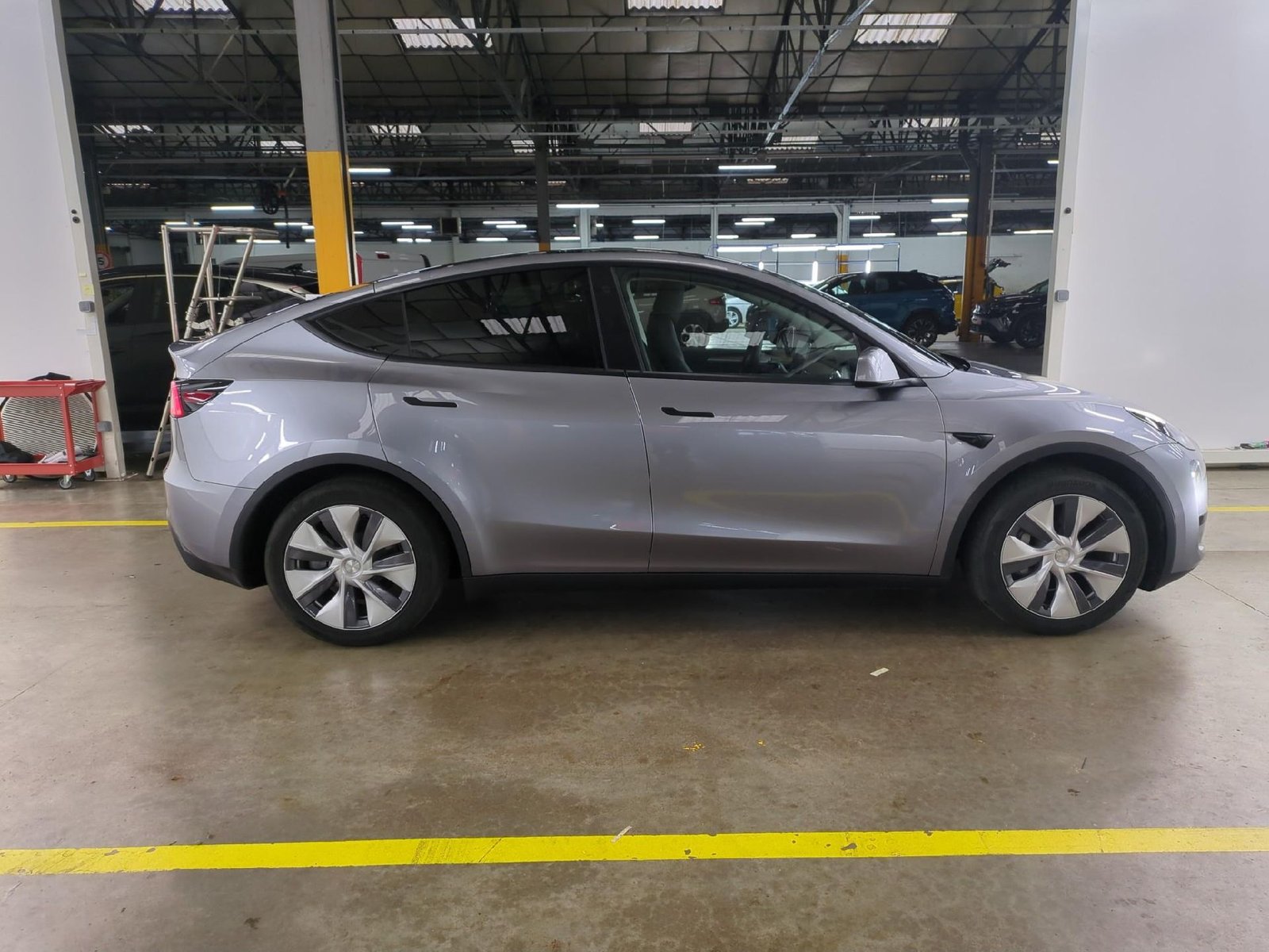 
								Tesla Model Y RWD 2024 full									