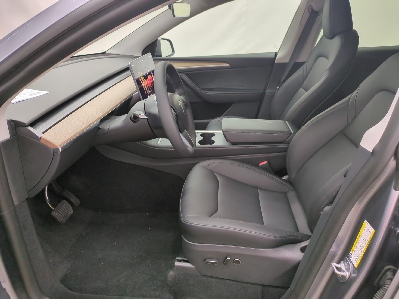 
								Tesla Model Y RWD 2024 full									