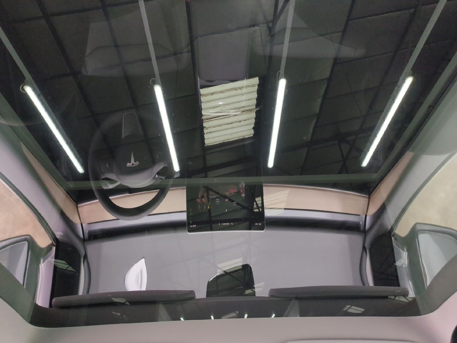 
								Tesla Model Y RWD 2024 full									