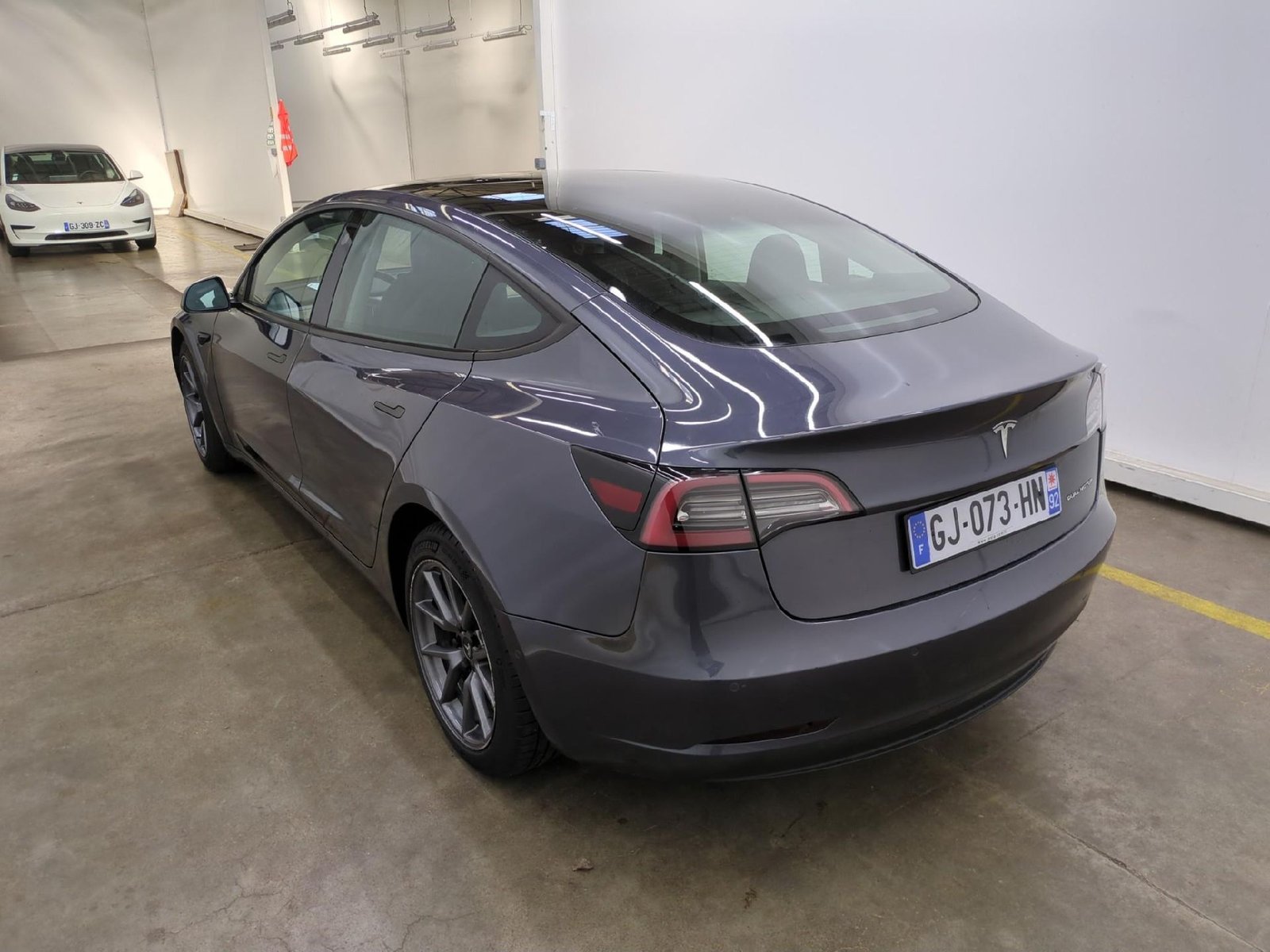 
								Tesla Model 3 Long Range Dual Motor Pano LED-Xenon ACC Navi Leather KeylessGo Camera Klima PDC … full									