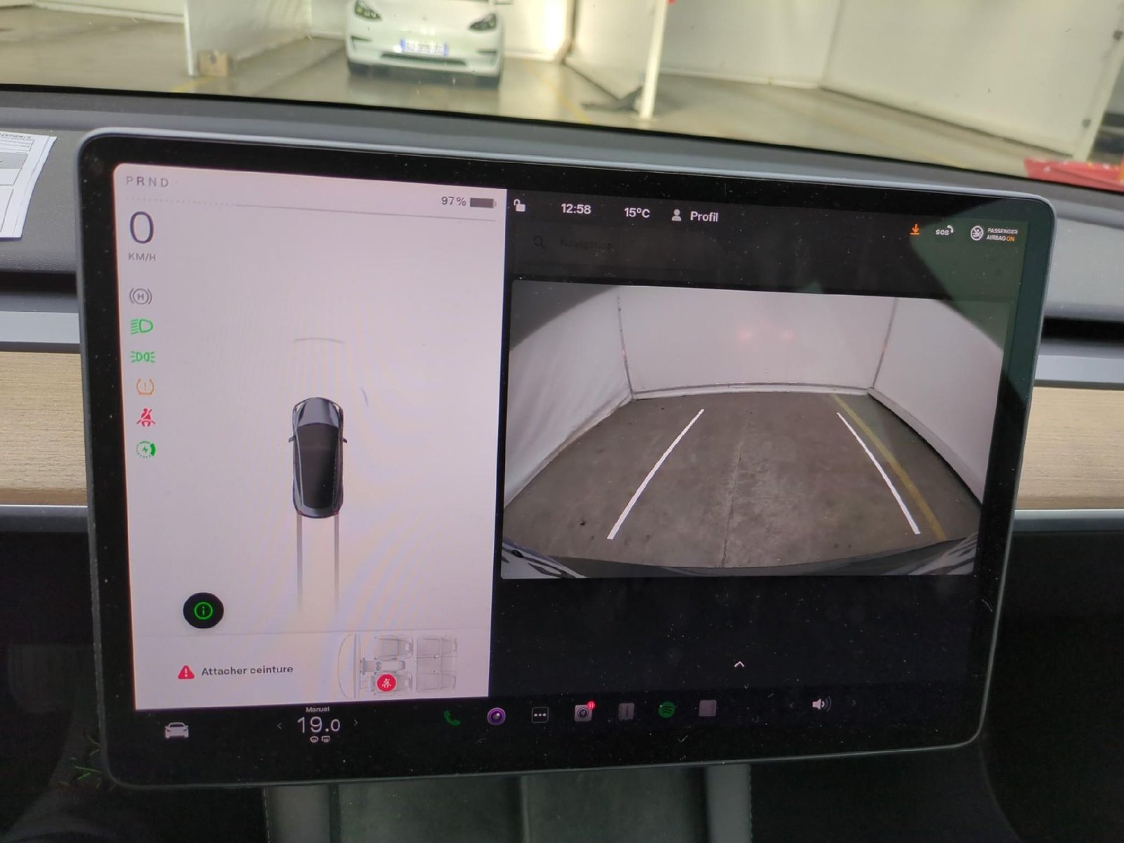 
								Tesla Model 3 Long Range Dual Motor Pano LED-Xenon ACC Navi Leather KeylessGo Camera Klima PDC … full									