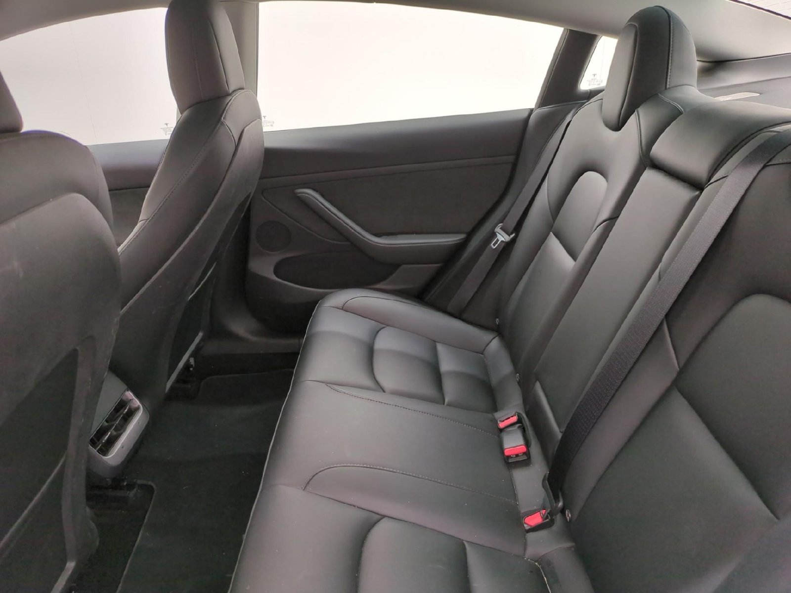 
								Tesla Model 3 Long Range Dual Motor Pano LED-Xenon ACC Navi Leather KeylessGo Camera Klima PDC … full									