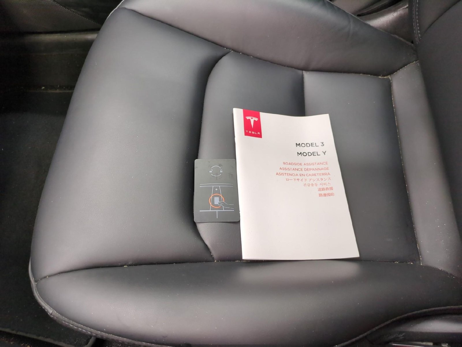 
								Tesla Model 3 Long Range Dual Motor Pano LED-Xenon ACC Navi Leather KeylessGo Camera Klima PDC … full									