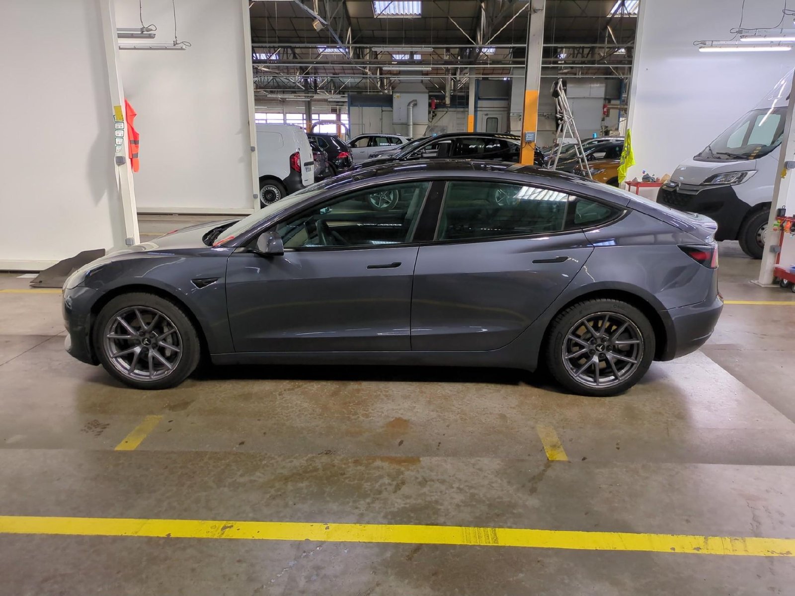 
								Tesla Model 3 Long Range Dual Motor Pano LED-Xenon ACC Navi Leather KeylessGo Camera Klima PDC … full									