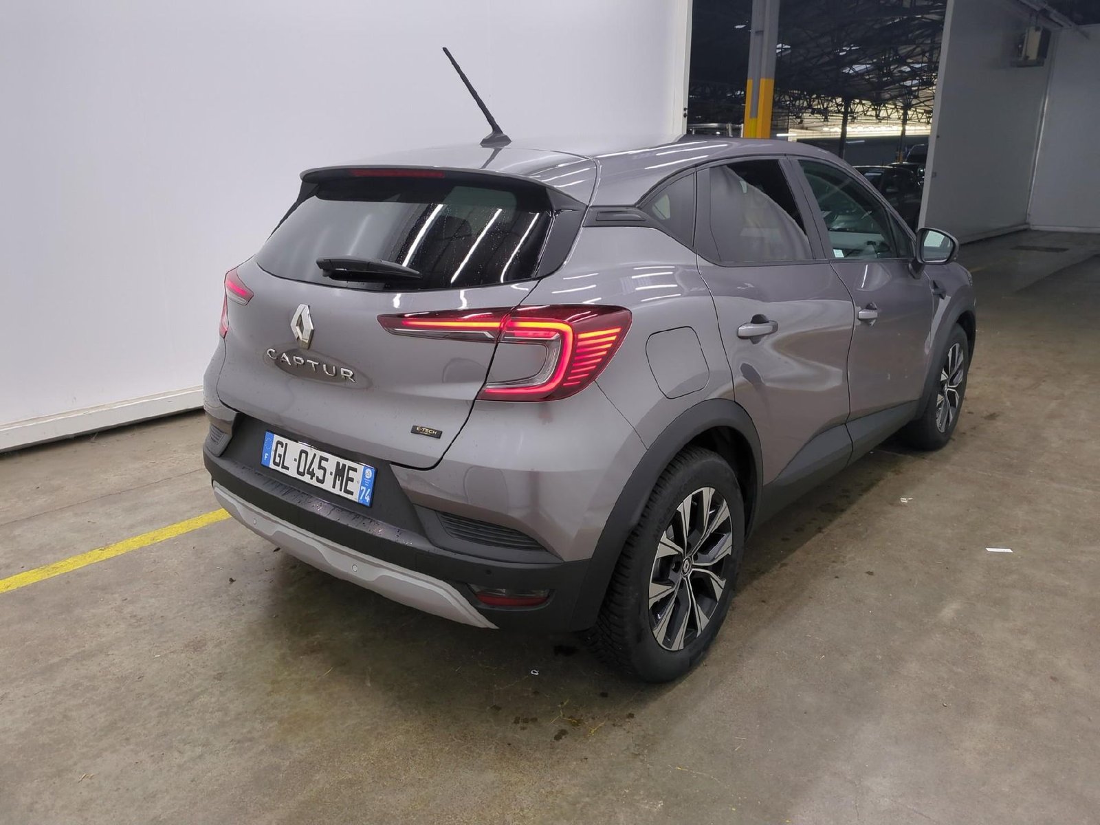 
								Renault Captur II Evolution 1.6 E-TECH Hybrid 145CV BVA6 E6d full									
