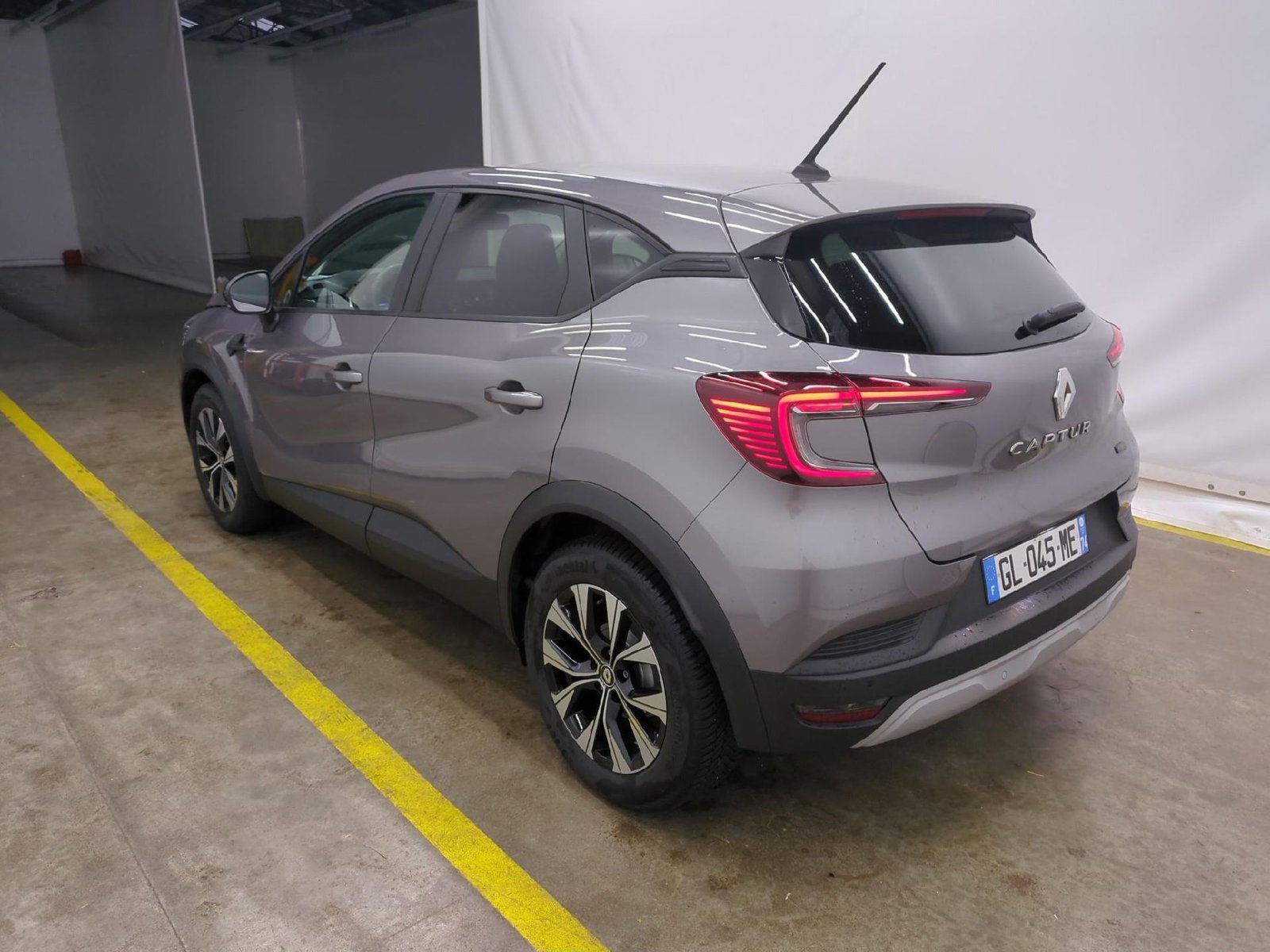 
								Renault Captur II Evolution 1.6 E-TECH Hybrid 145CV BVA6 E6d full									