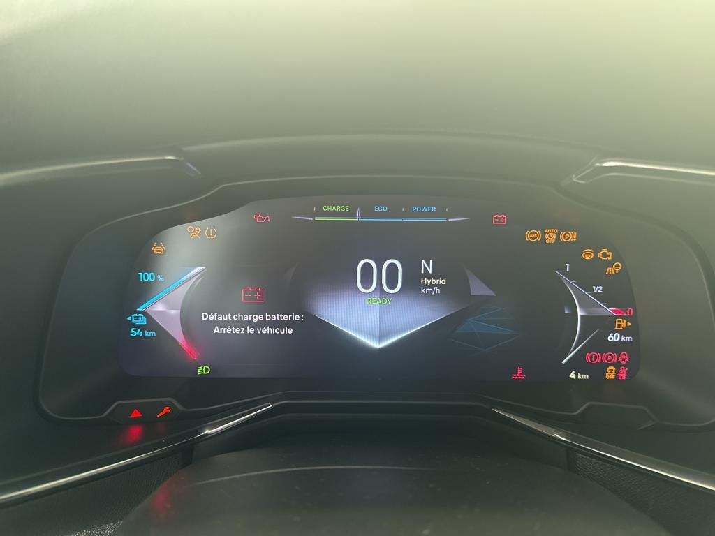 
								DS DS 7 SUV PLUG-IN AWD 300 ÉTOILE full									