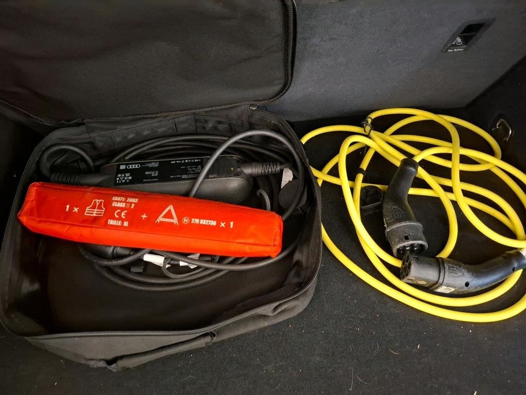 
								AUDI A3 Sportback 40 TFSI e 204 S Tronic Business Line full									