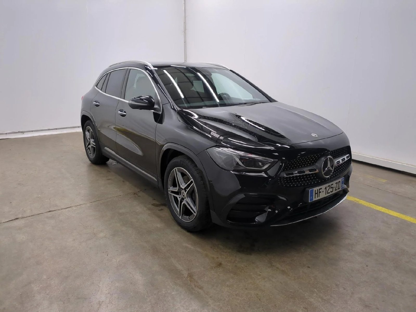 
								Mercedes-Benz GLA 180 d AMG Line DCT  full									