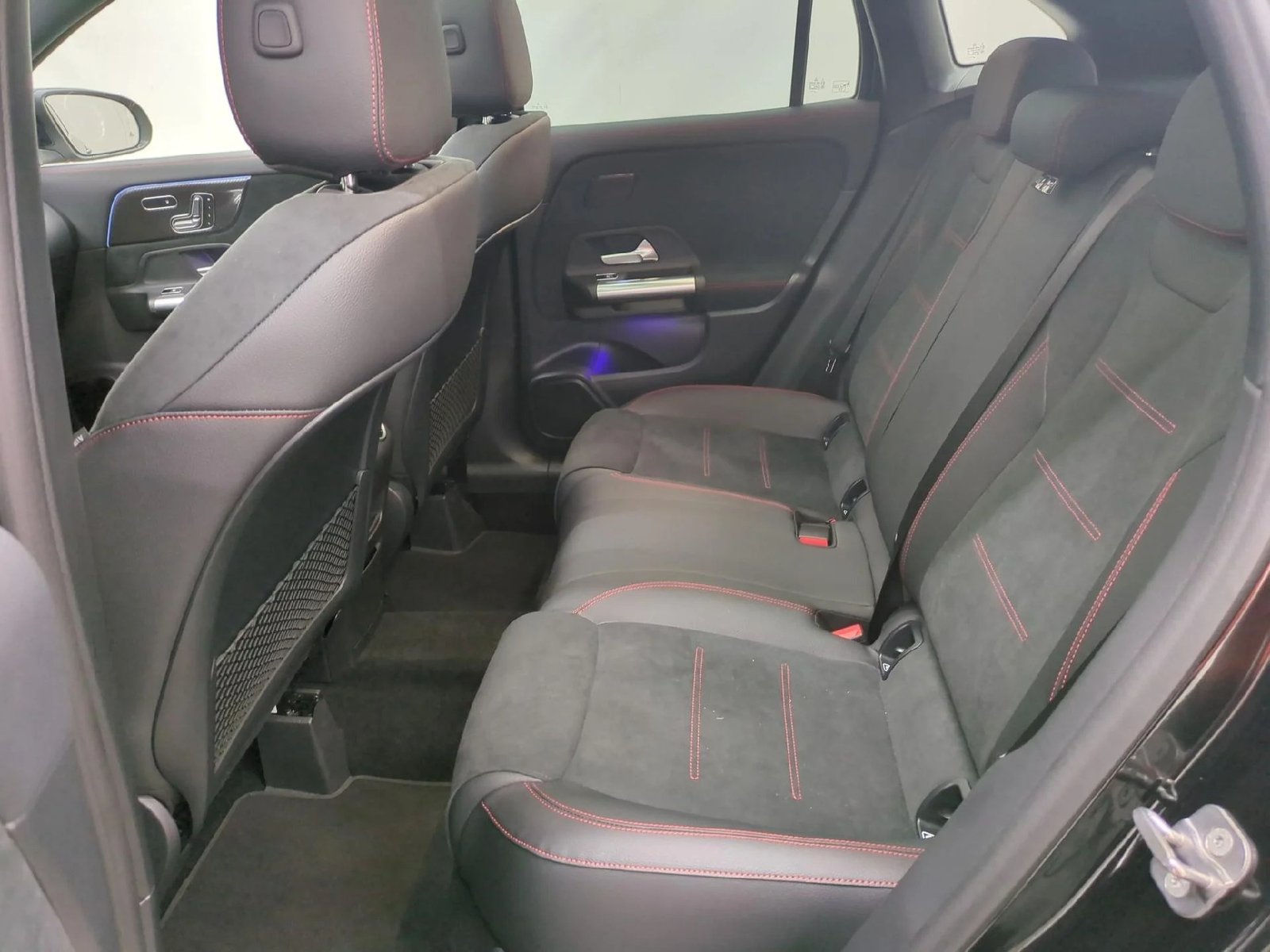 
								Mercedes-Benz GLA 180 d AMG Line DCT  full									