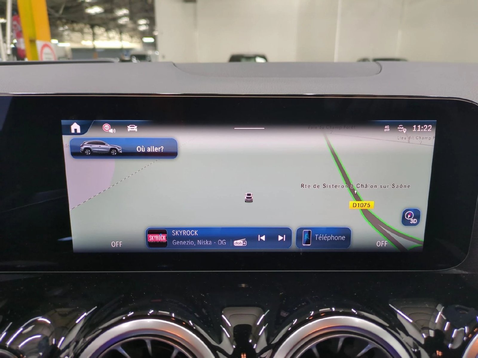 
								Mercedes-Benz GLA 180 d AMG Line DCT  full									