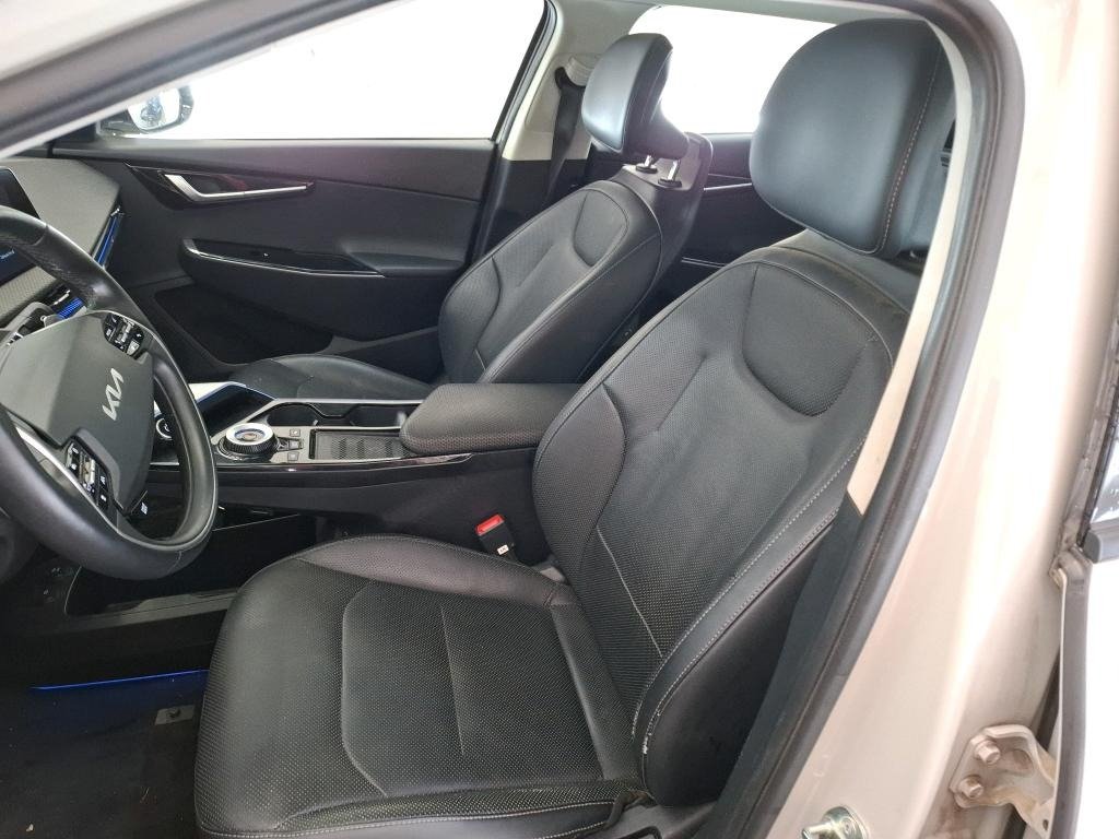 
								Kia EV6 2021 / 5P / SUV BEV 77.4 kWh AIR DESIGN full									