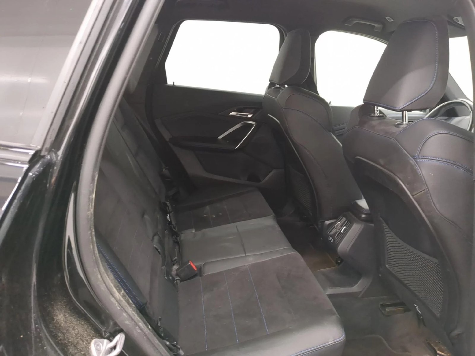 
								BMW X1 2.0i xDrive23i M-Sport full									