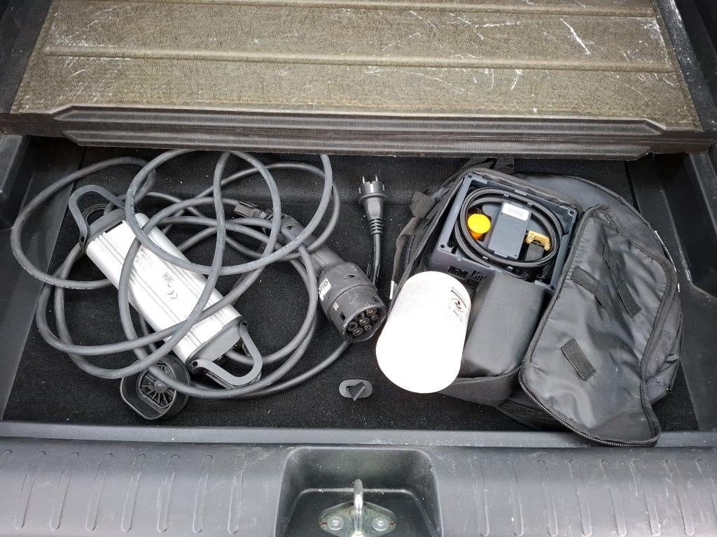 
								Kia EV6 2021 / 5P / SUV BEV 77.4 kWh AIR DESIGN full									