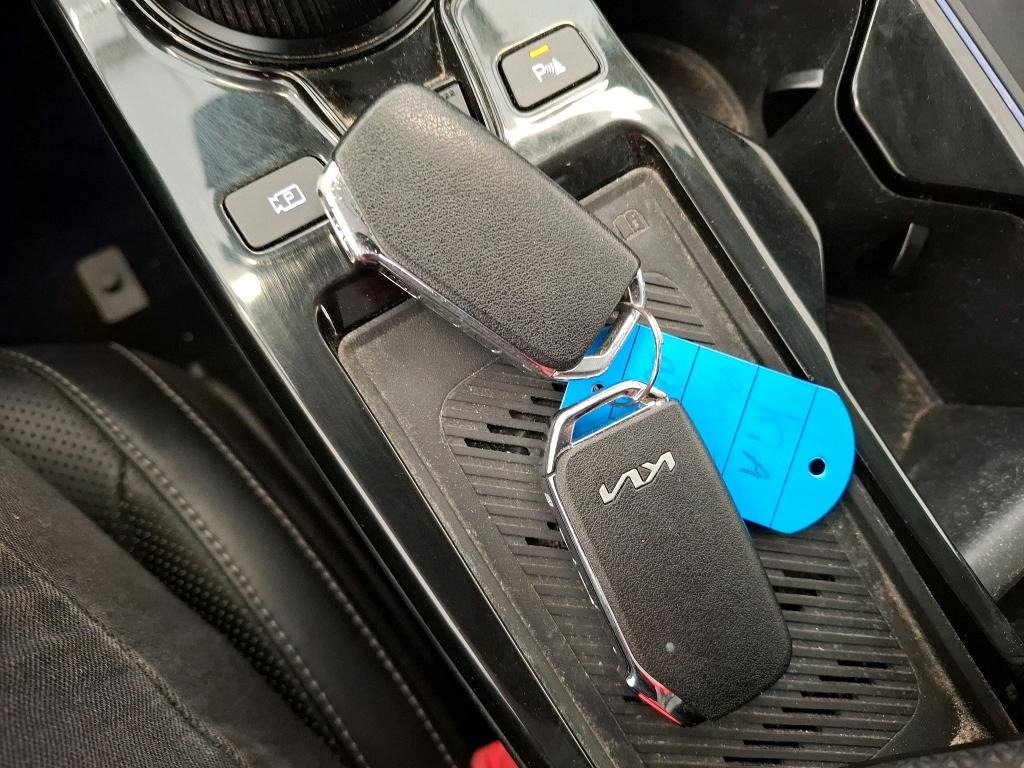 
								Kia EV6 2021 / 5P / SUV BEV 77.4 kWh AIR DESIGN full									