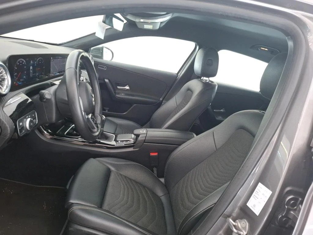 
								Mercedes-Benz Classe A 180 d Business Line full									