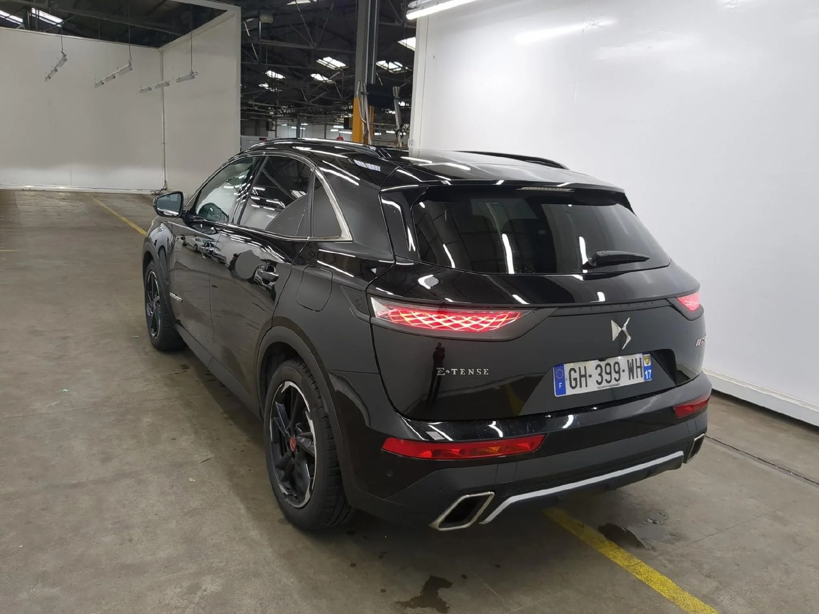 
								DS Automobiles DS 7 Crossback SUV E-TENSE 225 PERFORMANCE Line + full									