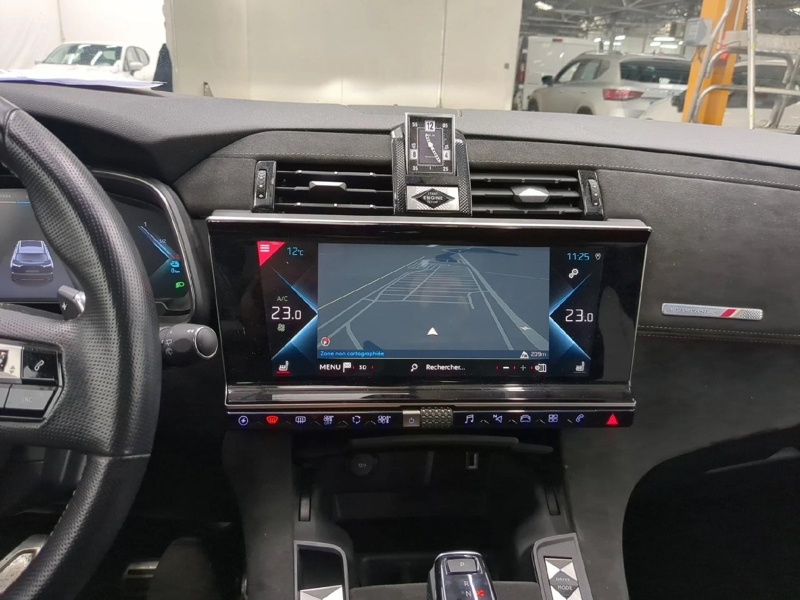 
								DS Automobiles DS 7 Crossback SUV E-TENSE 225 PERFORMANCE Line + full									