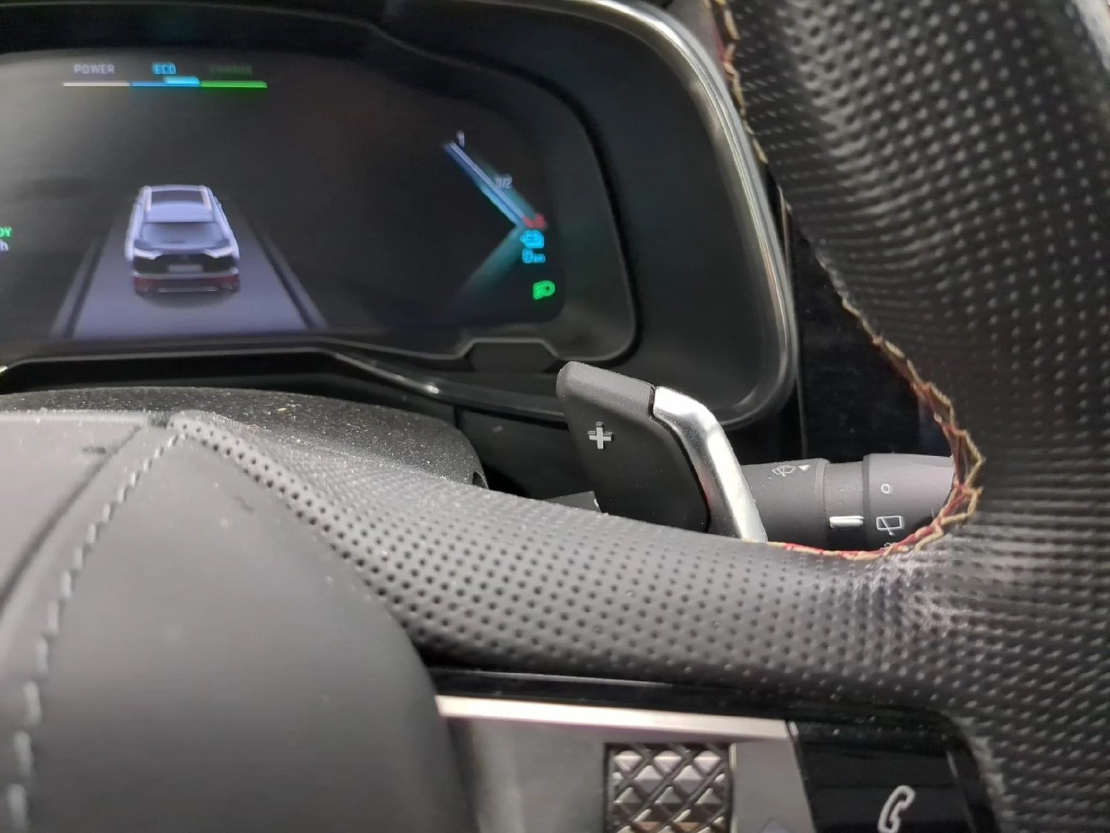 
								DS Automobiles DS 7 Crossback SUV E-TENSE 225 PERFORMANCE Line + full									