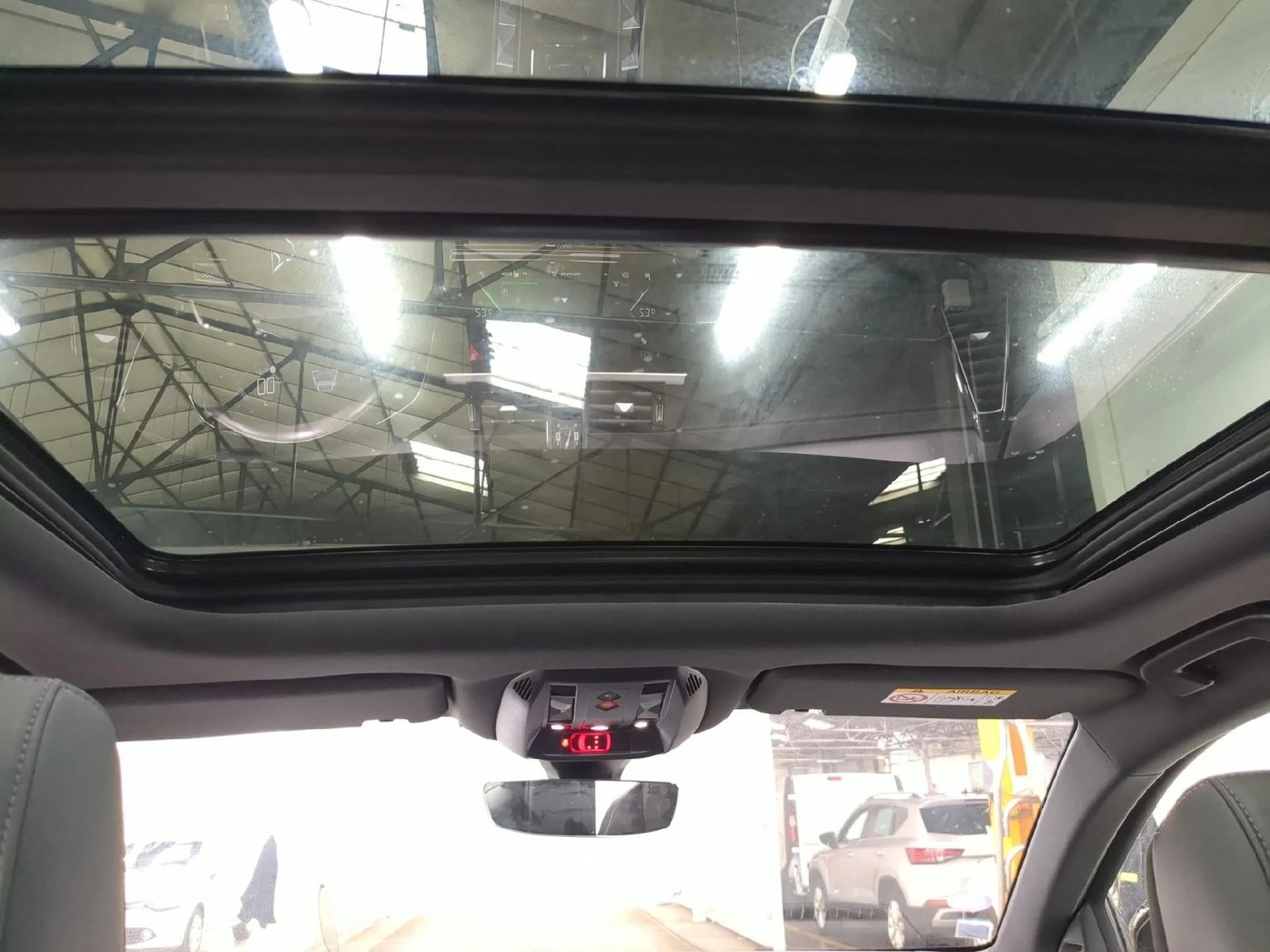 
								DS Automobiles DS 7 Crossback SUV E-TENSE 225 PERFORMANCE Line + full									