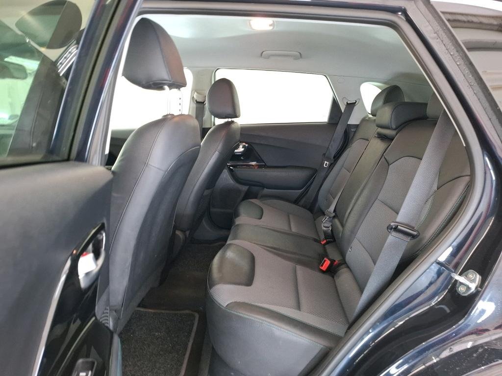 
								Kia Niro e-Niro Design 64kWh BVA full									