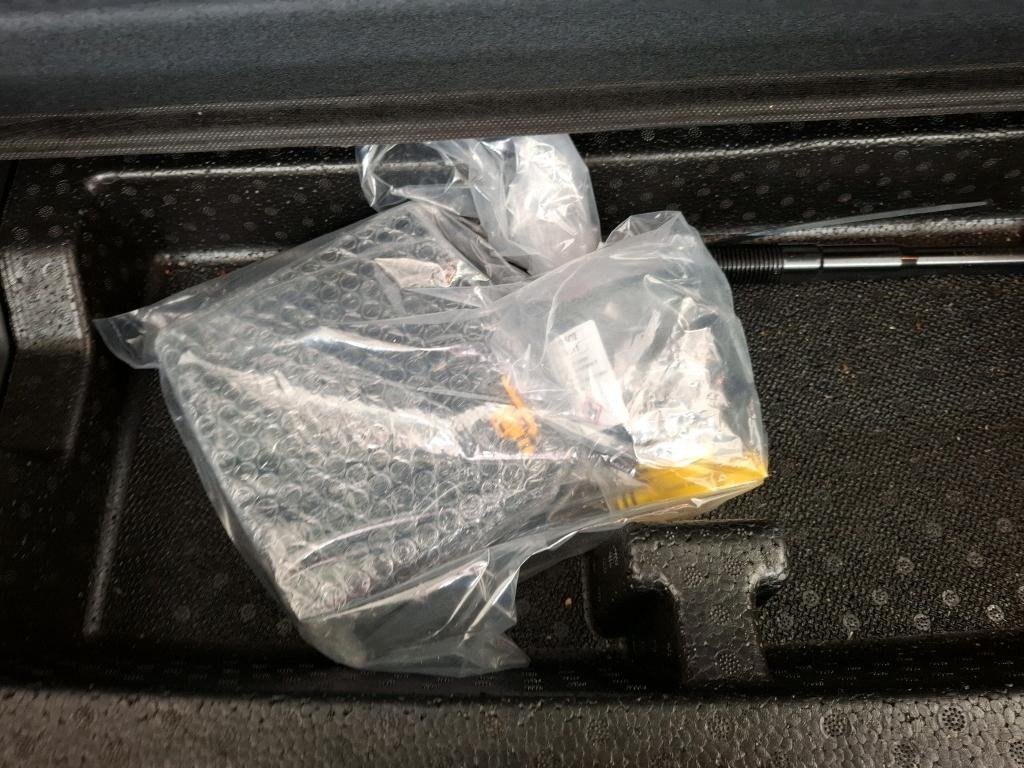 
								Kia Niro e-Niro Design 64kWh BVA full									