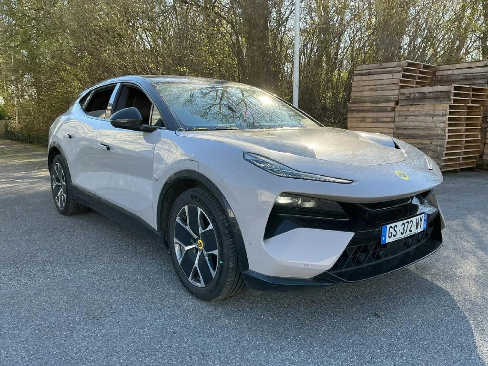 
								Lotus Eletre Elektro 612hp full									