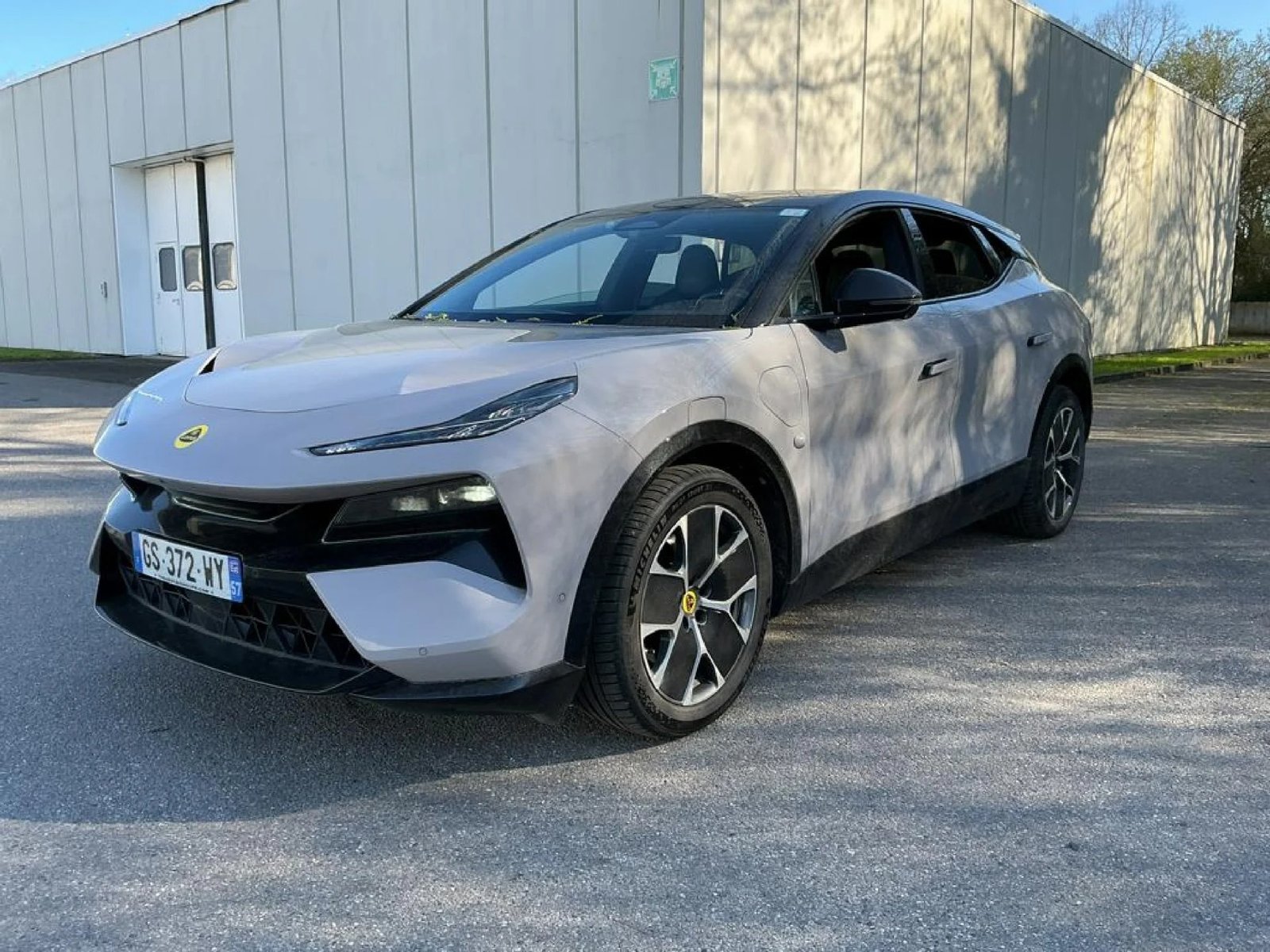 
								Lotus Eletre Elektro 612hp full									