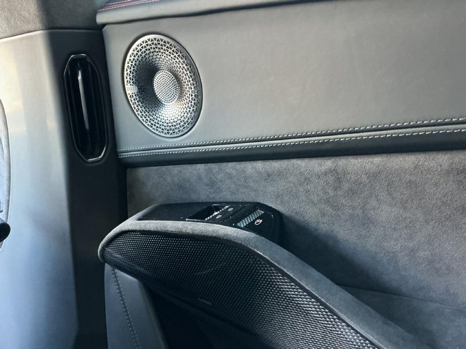 
								Lotus Eletre Elektro 612hp full									