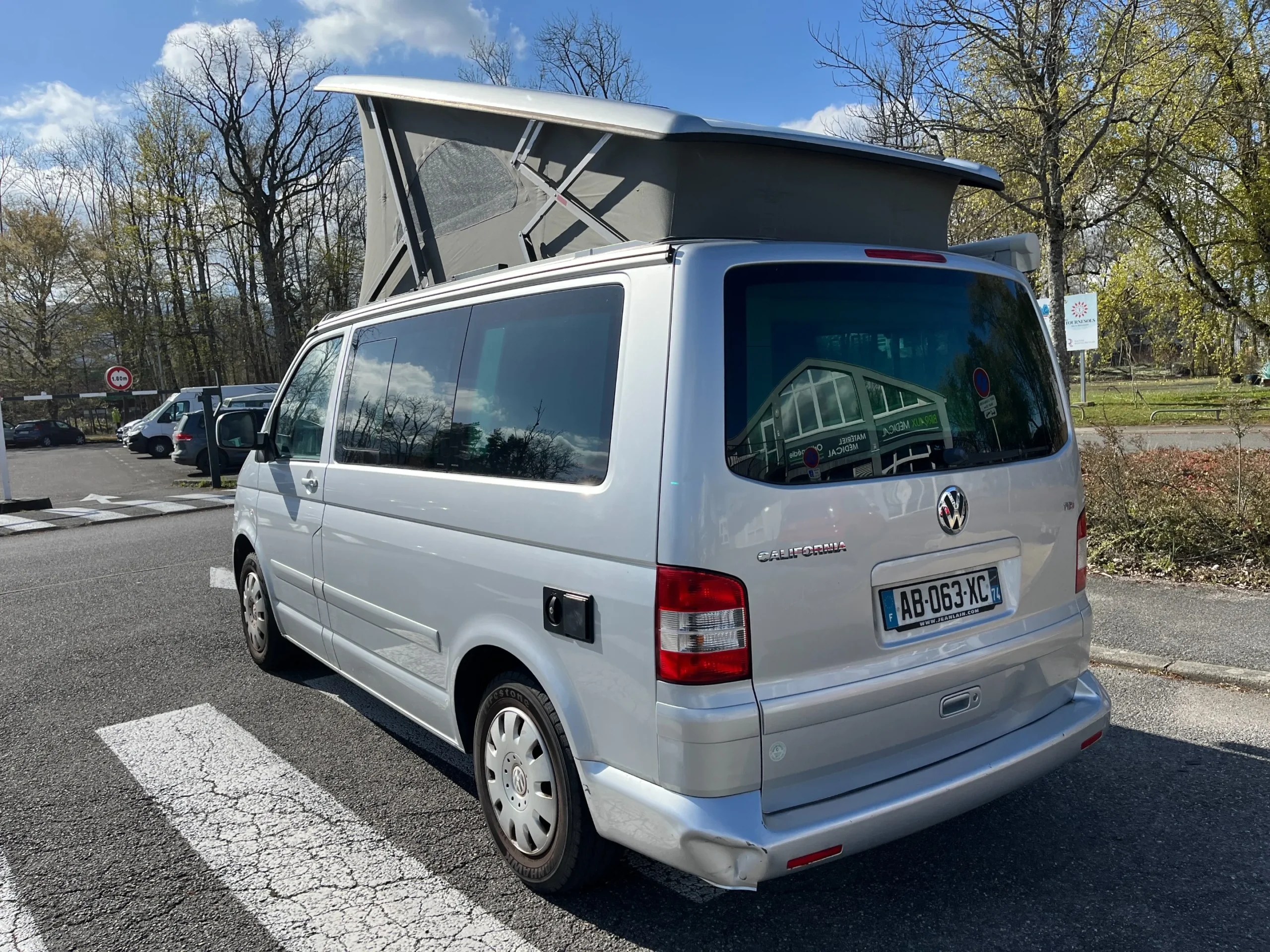 
								Volkswagen Transporter California T5 2.5 TDI 131 cv full									