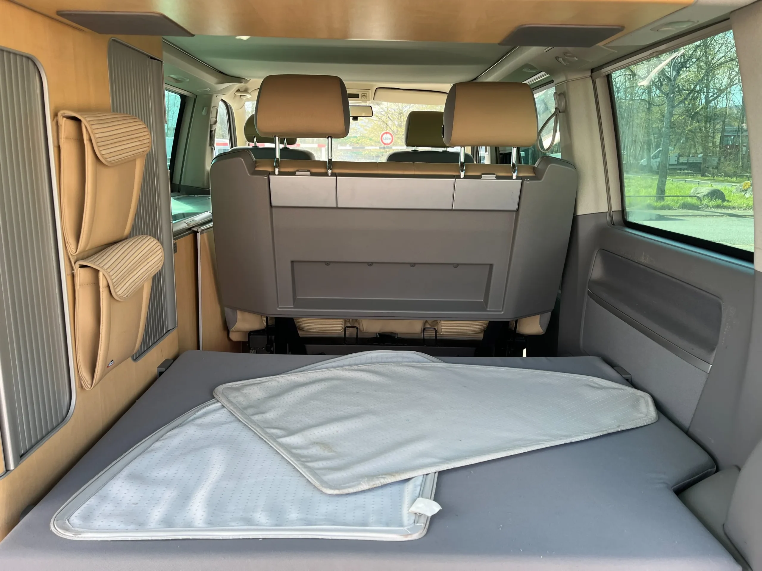 
								Volkswagen Transporter California T5 2.5 TDI 131 cv full									