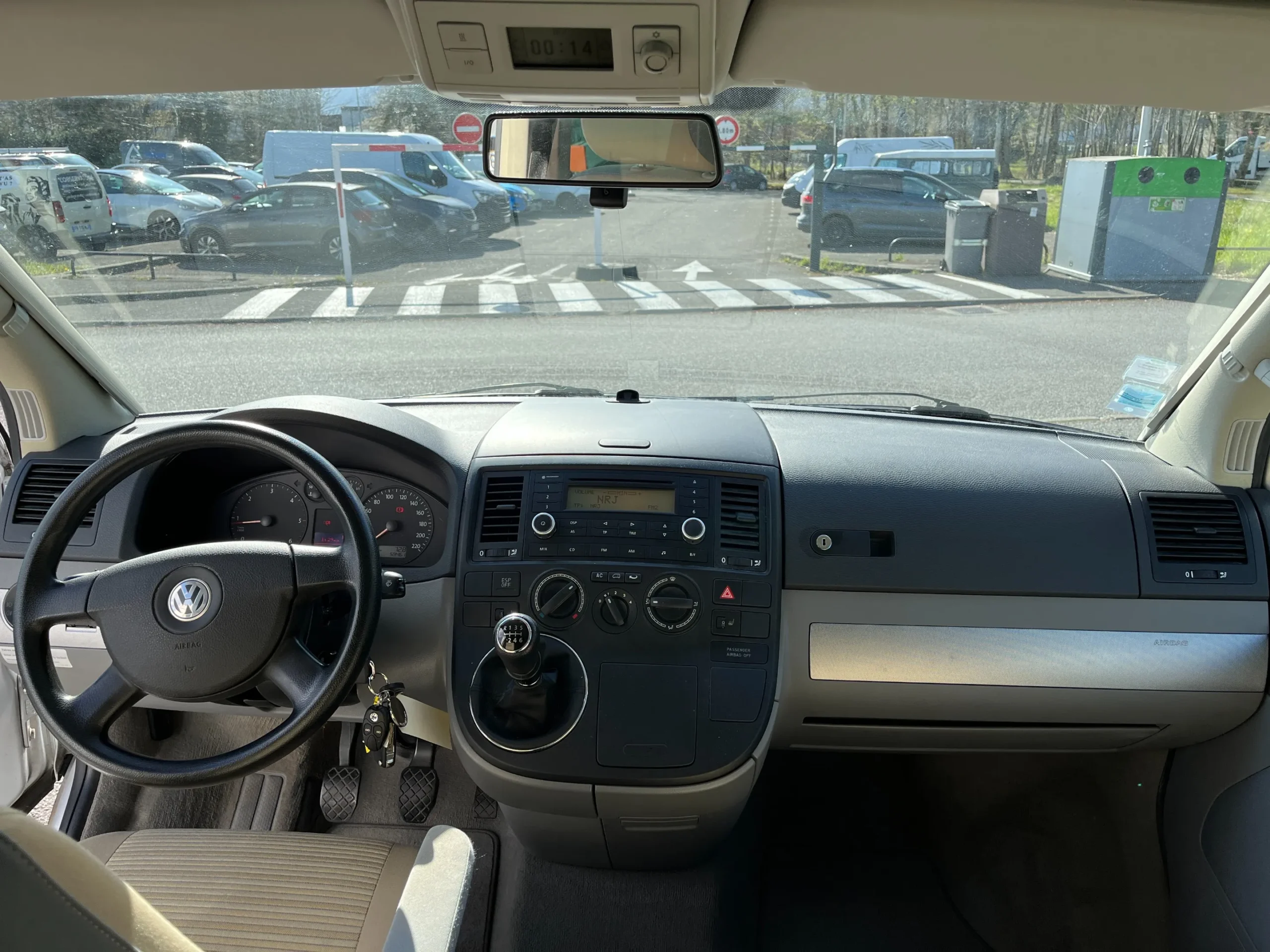 
								Volkswagen Transporter California T5 2.5 TDI 131 cv full									