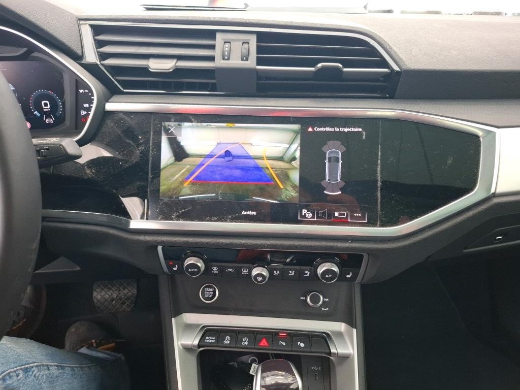 
								Audi Q3 1.5 35 TFSI Executive Aut. full									