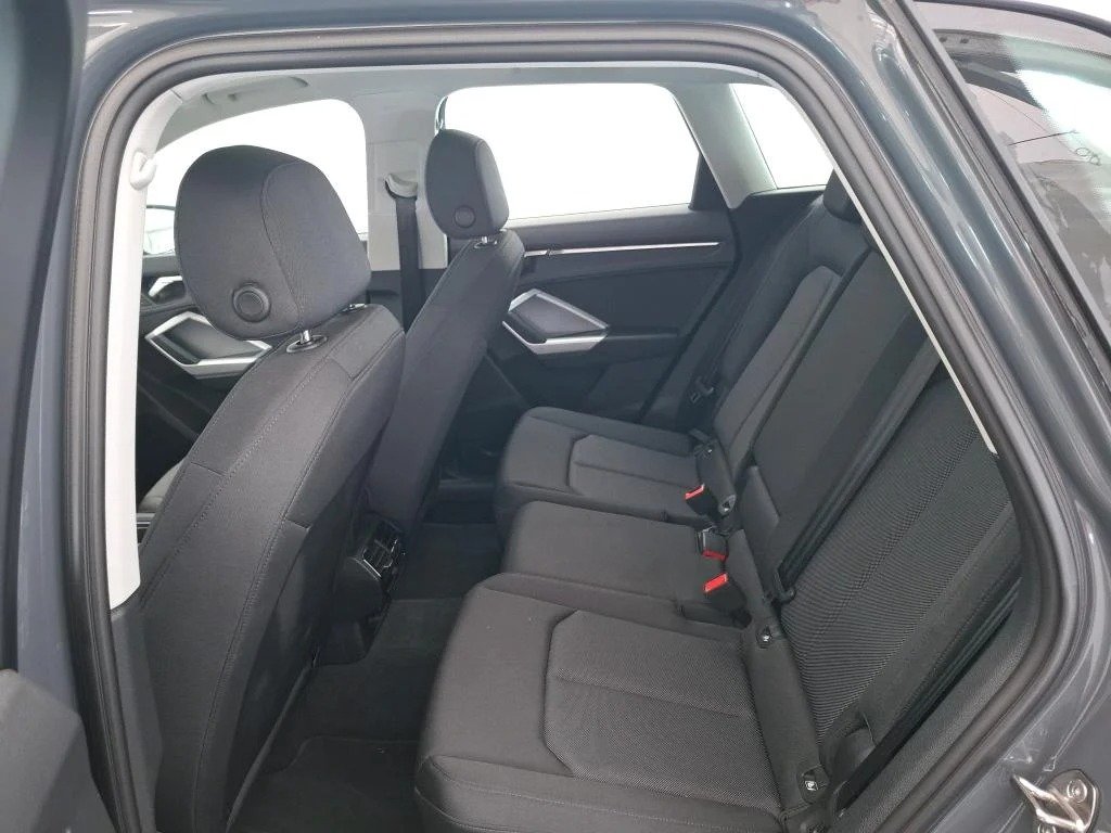 
								Audi Q3 1.5 35 TFSI Executive Aut. full									