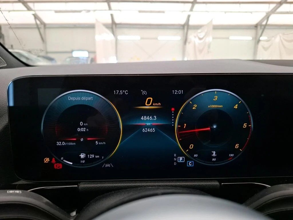 
								Mercedes-Benz GLA 200 d AMG Line DCT full									