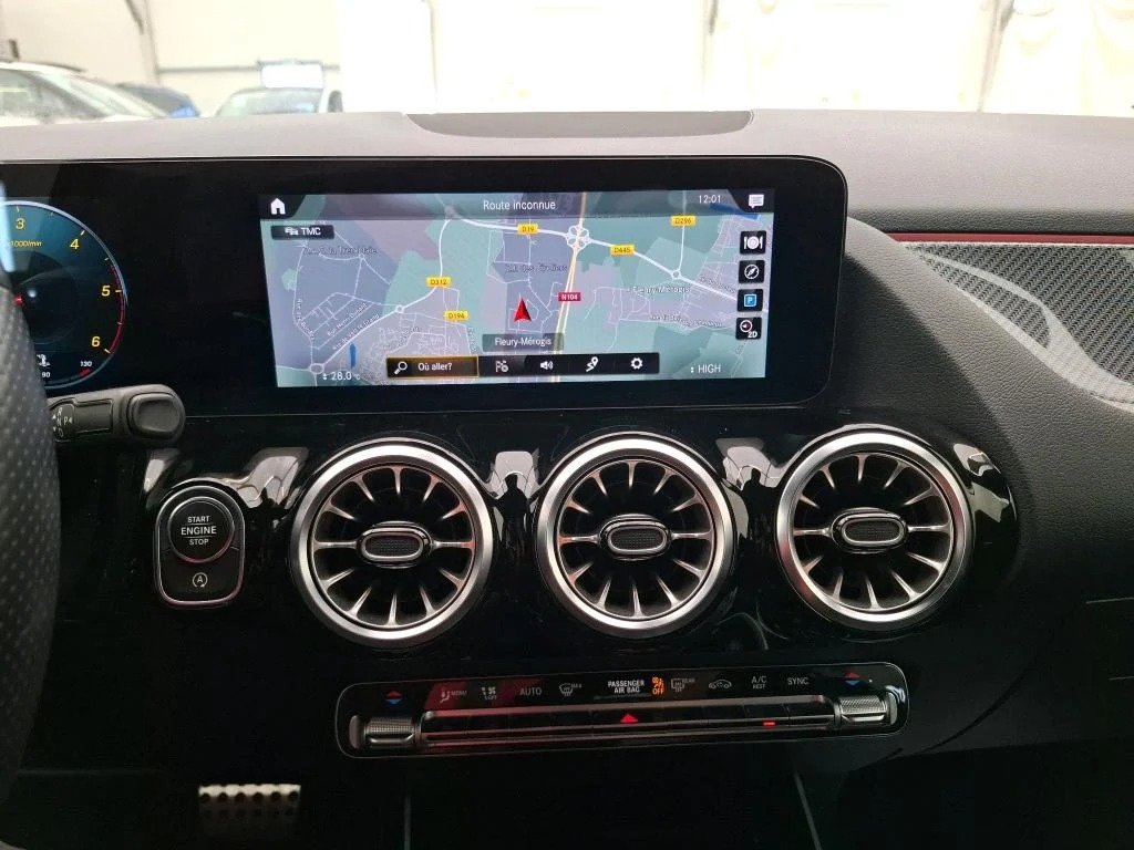 
								Mercedes-Benz GLA 200 d AMG Line DCT full									