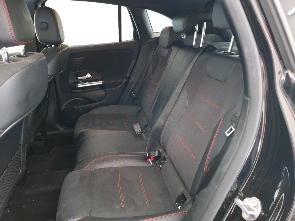 
								Mercedes-Benz GLA 200 d AMG Line DCT full									