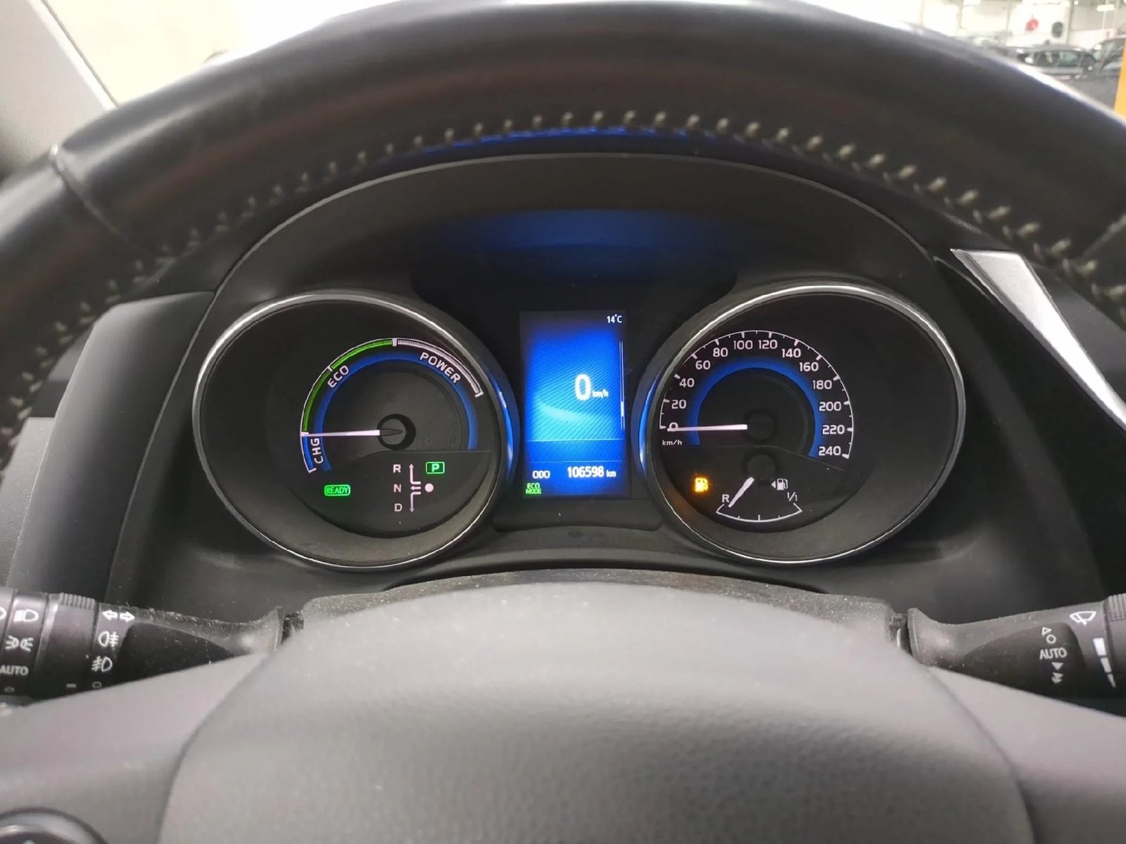 
								Toyota Auris Touring Sports 1.8 HYBRID 136 full									